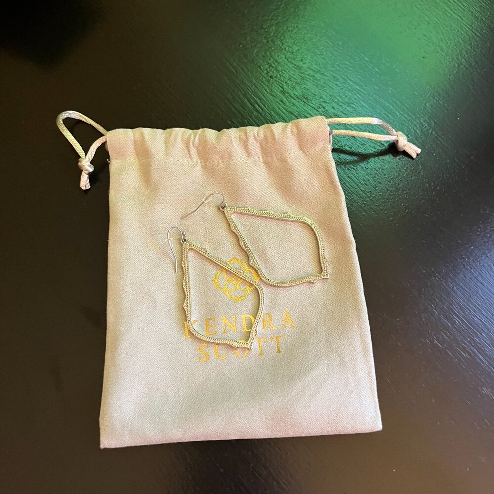 Kenda Scott Sophia Drop Earrings in Silver - Picture 4 of 4